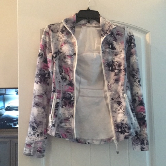 lululemon athletica Other - Lululemon jacket size 2.